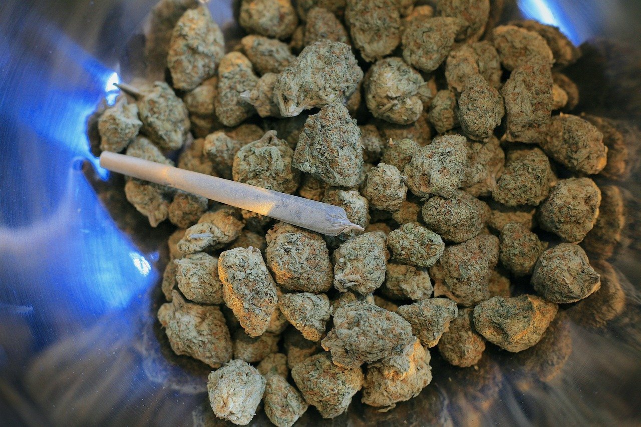 cannabis, legalization, scales-7516370.jpg